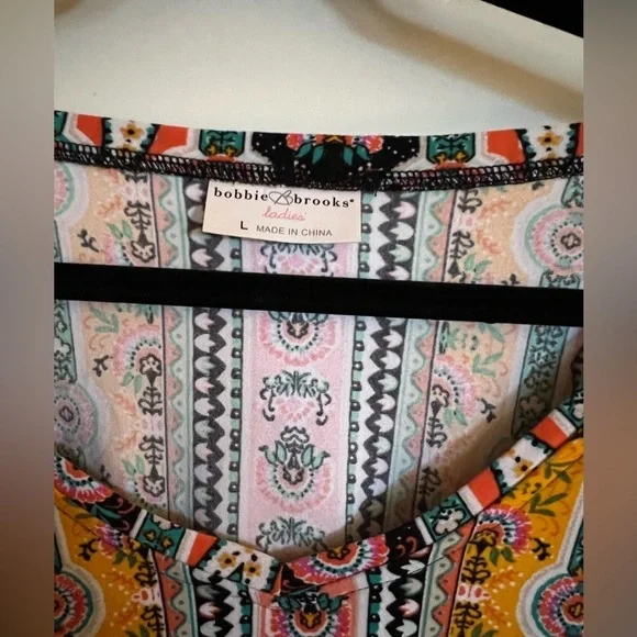 Bobbie Brooks short sleeve, Large - Picture 5 of 5